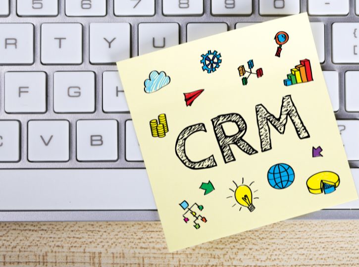 CRMの導入メリット・効果7選と選び方｜機能や活用の違いを解説