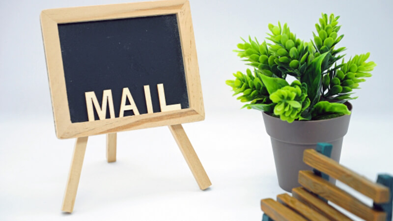 ></p>
<p>Outlookのメール送信予約機能を使えば、相手の都合に合わせたメールの送信または返信ができるようになります。</p>
<p>送信予約機能は様々な場面で有効になります。特に相手の都合を思いやることで円滑なコミュニケーションが取れるようになり、業務が大幅に効率アップすることでしょう。</p>
<p>これを機会にメール送信予約機能を使いこなし、これまで以上に仕事を円滑化してみませんか。</p>
<p><code><br />
<a href=