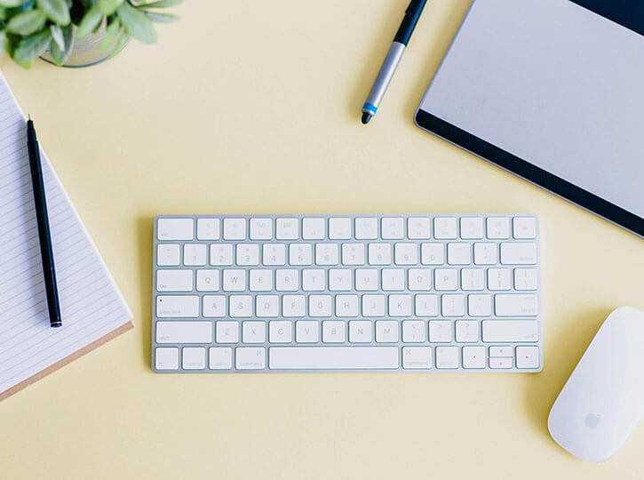 「突然のご連絡失礼いたします」のメール例文とビジネスで使える言い換え表現