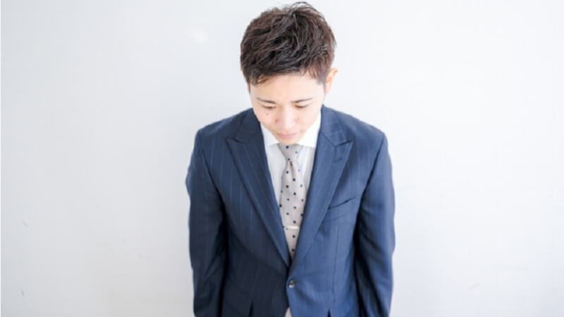 メールで失礼のないお断りをするビジネスシーンの画像