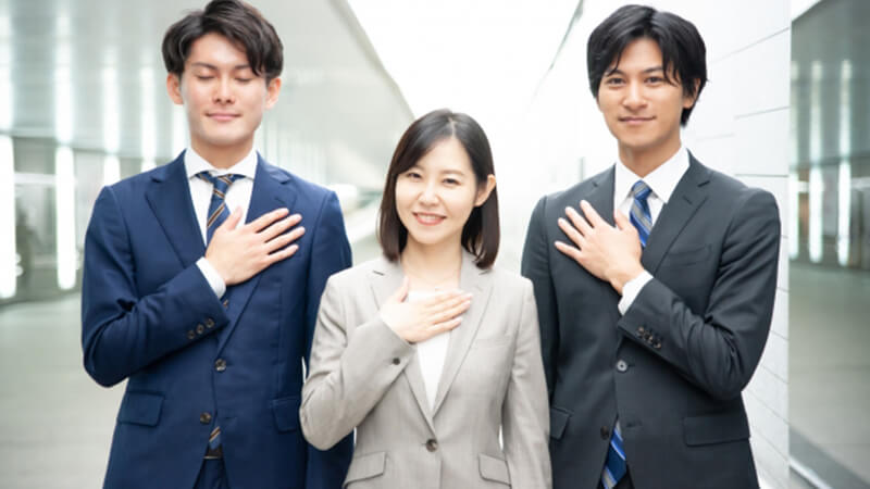 ></p>
<p>ビジネスにおける確認メールの返信は、単なる形式的なものではなく、信頼関係を築くための重要なツールです。</p>
<p>迅速な返信、件名の維持、感謝の気持ちを忘れずに対応することで、円滑なコミュニケーションが可能となります。</p>
<p>この記事で紹介したポイントと例文を参考に、<span style=