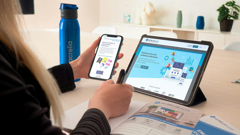 ></p>
<p>ここからは、見積書メールの件名と本文の書き方について文例を交えて紹介していきます。</p>
<ul>
<li>見積書メールの文例（新規取引の場合）</li>
<li>見積書メールの文例（継続取引の場合）</li>
</ul>
<h3>見積書メールの文例（新規取引の場合）</h3>
<p>新規取引の場合の見積書メールの例です。丁寧さと簡潔さのバランスが大切です。</p>
<div class=