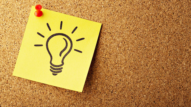 ></p>
<p>次に、メール引用の際に守るべきマナーと注意点について、以下の内容を紹介していきます。</p>
<ul>
<li>引用符（不等号）を使った記号の適切な付け方</li>
<li>元のメッセージを変更しないのがルール</li>
<li>件名の「Re:」を残して返信するのが基本</li>
</ul>
<h3>引用符（不等号）を使った記号の適切な付け方</h3>
<p>メールサービスの多くは引用機能を備えているため、各サービスの仕様に従って引用部分を明らかにします。引用機能がない、または方法が不明な場合は、不等号と呼ばれる「>」や「>>」を活用しましょう。</p>
<p>資料や書籍では他の記号を用いるのが一般的ですが、<span style=