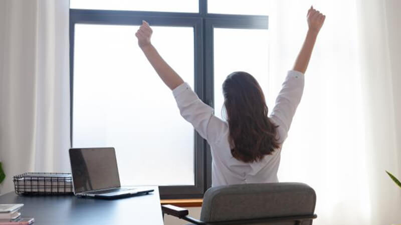 ></p>
<p>Gmailを長期間利用していると、メールボックスの容量がいっぱいになり、重要なメールやファイルを受信できなくなることがあります。</p>
<p>Gmailの無料プランでは15GBのストレージが提供されますが、GoogleドライブやGoogleフォトと共有されるため、すぐに容量不足になってしまう人がいるようです。</p>
<p>ここでは、Gmailの容量不足を解消するための簡単な方法を4つ紹介します。</p>
<p><strong>1．不要なメールを削除する</strong><br>まず、不要なメールや古いメールを削除することが最も簡単な方法です。特に、大容量の添付ファイルが含まれるメールは容量を圧迫しますので、定期的にチェックして削除しましょう。</p>
<p>例えば、<span style=