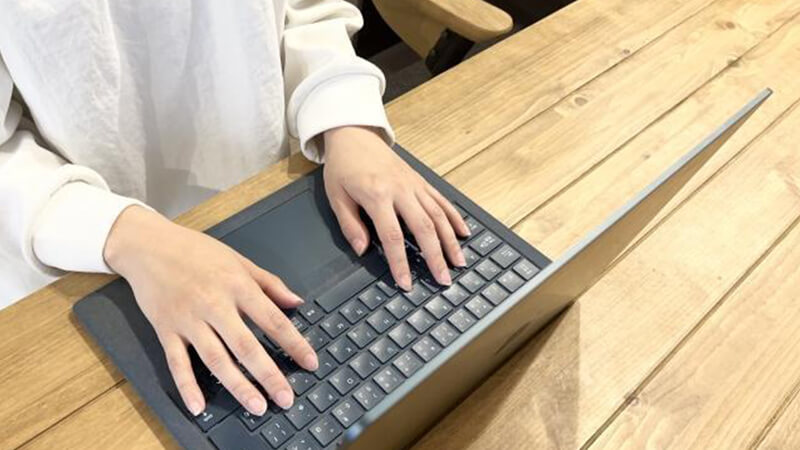 ></p>
<p>ここからは、メールがブラックリストに登録されているか確認する方法について紹介していきます。</p>
<ul>
<li>ブラックリスト登録を検索・確認する方法</li>
<li>ブラックリスト登録の可能性を示す兆候と確認方法</li>
</ul>
<h3>ドメインがブラックリストに登録されているか検索・確認する方法</h3>
<p>IPアドレスやドメインがブラックリストに登録されているかどうか心配な場合は、オンラインツールを利用すると確認可能です。<br>代表的なツールは、<strong>「blacklistalert.org」「mxtoolbox.com」「mgt.jp/t/black」</strong>です。それぞれの具体的な手順を解説します。</p>
<h4>blacklistalert.orgで確認する方法</h4>
<p><img decoding=