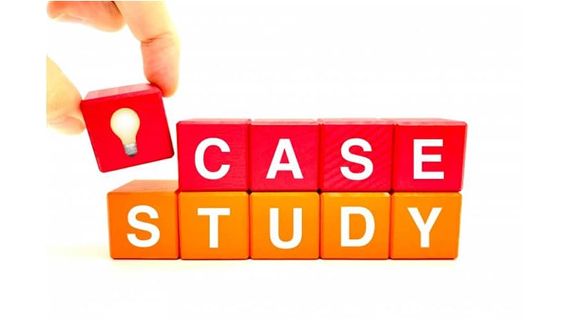 ></p>
<p>ここからは、テレアポで成功するトークスクリプトの例文テンプレートについて紹介していきます。</p>
<ul>
<li>法人向けテレアポのトークスクリプト例</li>
<li>個人宅向けテレアポトークの実践例</li>
</ul>
<h3>法人向けテレアポのトークスクリプト例</h3>
<p>法人に対してテレアポを行う際は、適切な担当者に代わってもらうようお願いしたうえで本題に入ります。</p>
<p>相手が意欲的でない場合は「当然無理にはおすすめしておりません」「ご相談いただいた結果、納得できなければ遠慮なく断ってください」といった言葉を添えられるよう、トークスクリプトにも書いておきましょう。</p>
<table class=