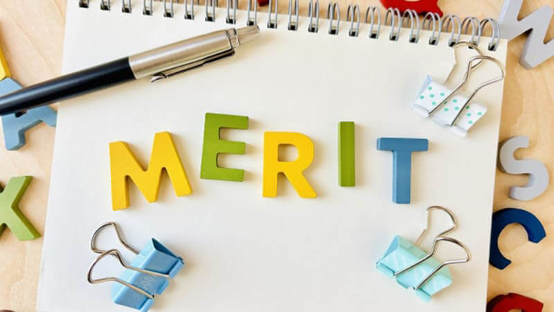 ></span><span></span></p>
<p><span>マーケティングオートメーション（MA）のコンサルティングを依頼することで得られるメリットをご紹介します。これにより、あなたの企業がどのように効率的かつ効果的にマーケティング活動を展開できるかがわかります。</span></p>
<h3><span>導入スピードを最短化し初動ROIを高める</span></h3>
<p><span>コンサルタントの支援を受けることで、マーケティングオートメーションの導入プロセスを迅速に進められます。専門知識と経験を持つコンサルタントが、初期設定やキャンペーンの立ち上げを効率的に行うため、時間を短縮し、資源を最適に活用できます。</span></p>
<p><span>例えば、初期設定におけるトラブルシューティングや、最適なシナリオ設計の提案を迅速に実施するため、運用開始から早い段階でROIを高めることが期待できます。</span></p>
<h3 dir=